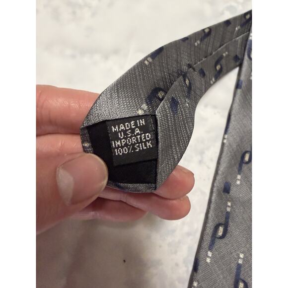Mens Vintage Geoffrey Beene Grey Neck Tie With Navy Blue Pattern - Picture 3 of 3